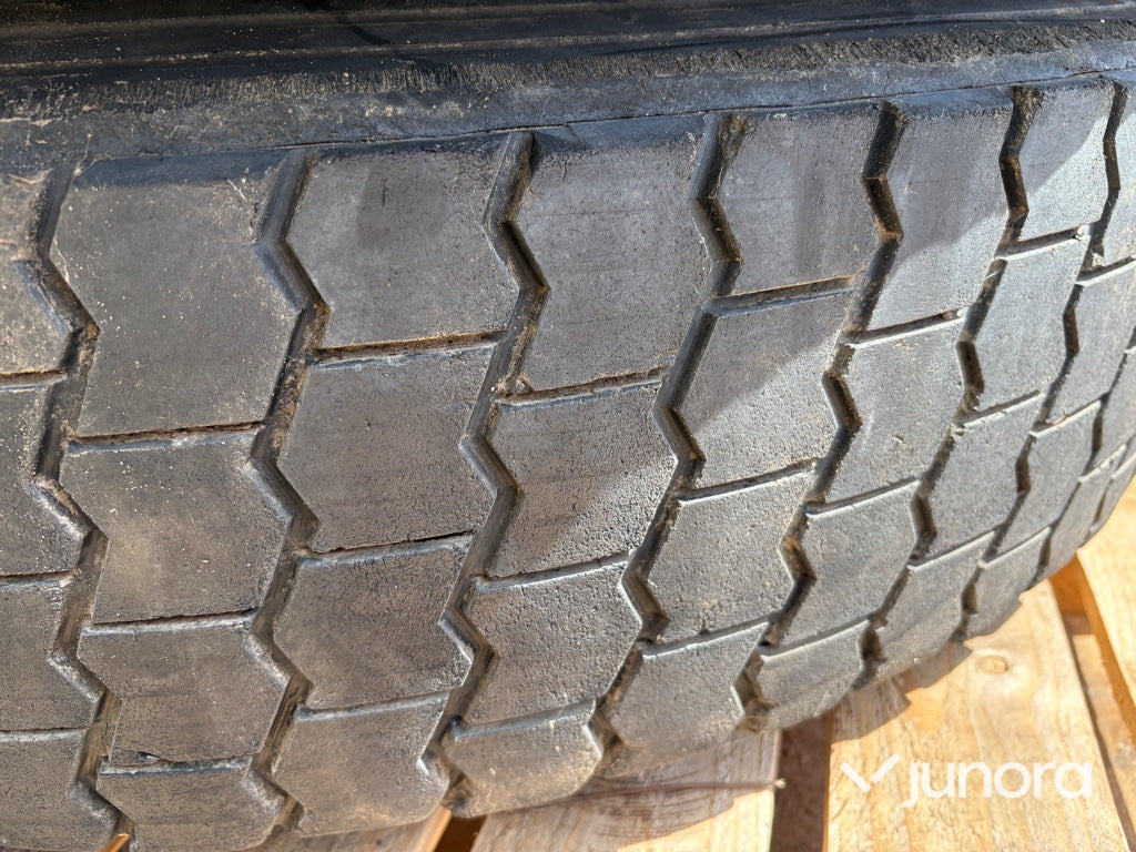 Lastvagnsdäck med fälg - 315/80 R22.5, 4 st