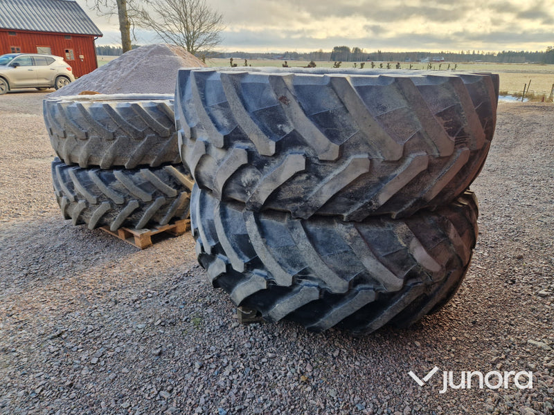 Traktordäck & fälg - Trelleborg 650/65R42 & 540/65R30