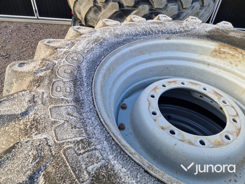 Traktordäck & fälg - Trelleborg 650/65R42 & 540/65R30