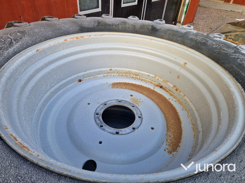 Traktordäck & fälg - Trelleborg 650/65R42 & 540/65R30