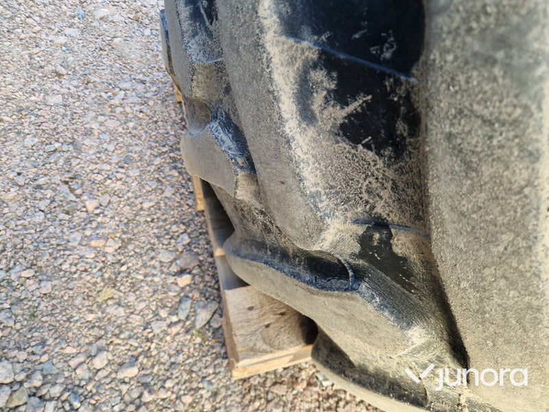 Traktordäck & fälg - Trelleborg 650/65R42 & 540/65R30