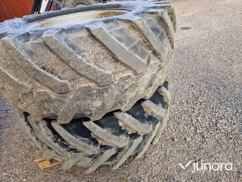 Traktordäck & fälg - Trelleborg 650/65R42 & 540/65R30