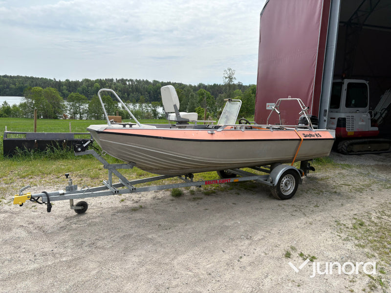 Buster RS inklusive båttrailer och tillbehör