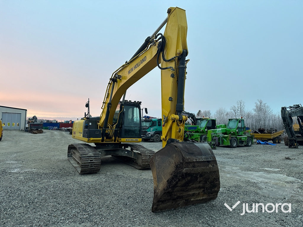 Bandgrävare - New Holland, E215C