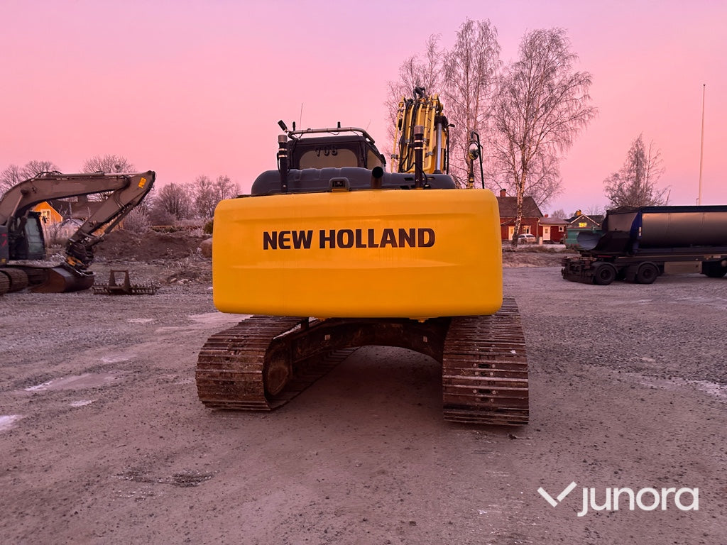 Bandgrävare - New Holland, E215C