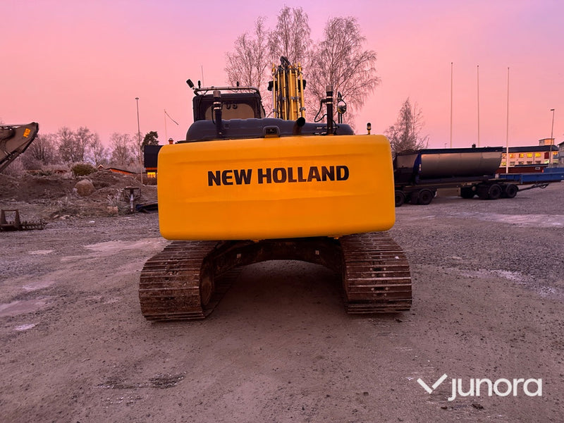 Bandgrävare - New Holland, E215C