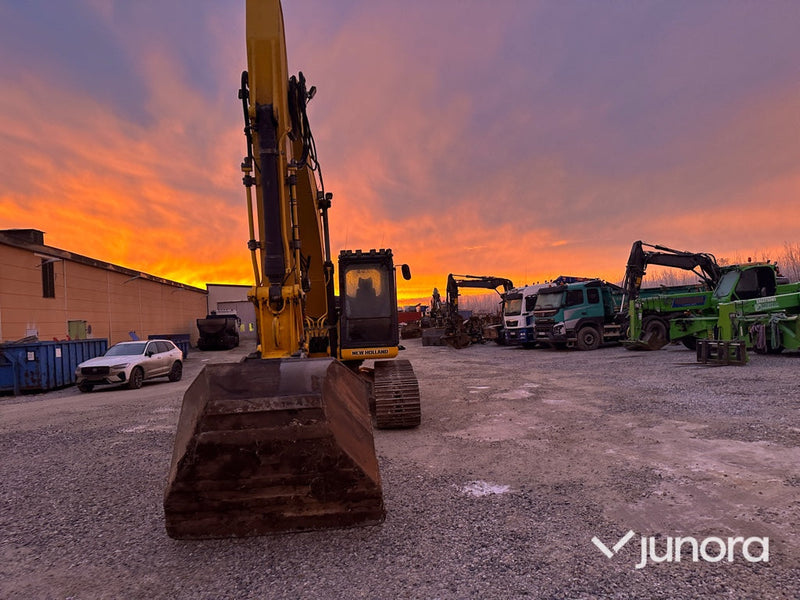 Bandgrävare - New Holland, E215C