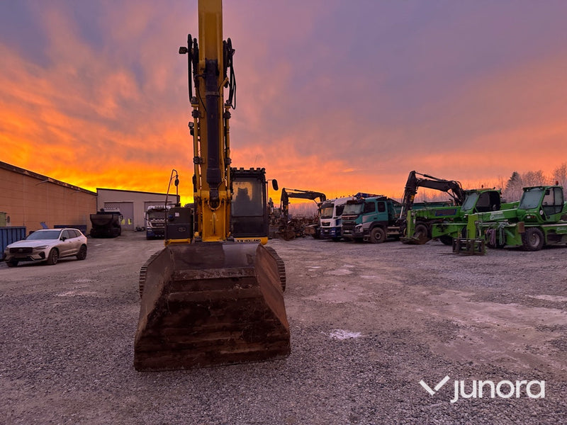 Bandgrävare - New Holland, E215C