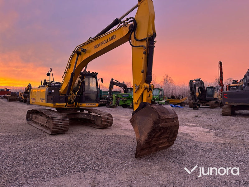 Bandgrävare - New Holland, E215C