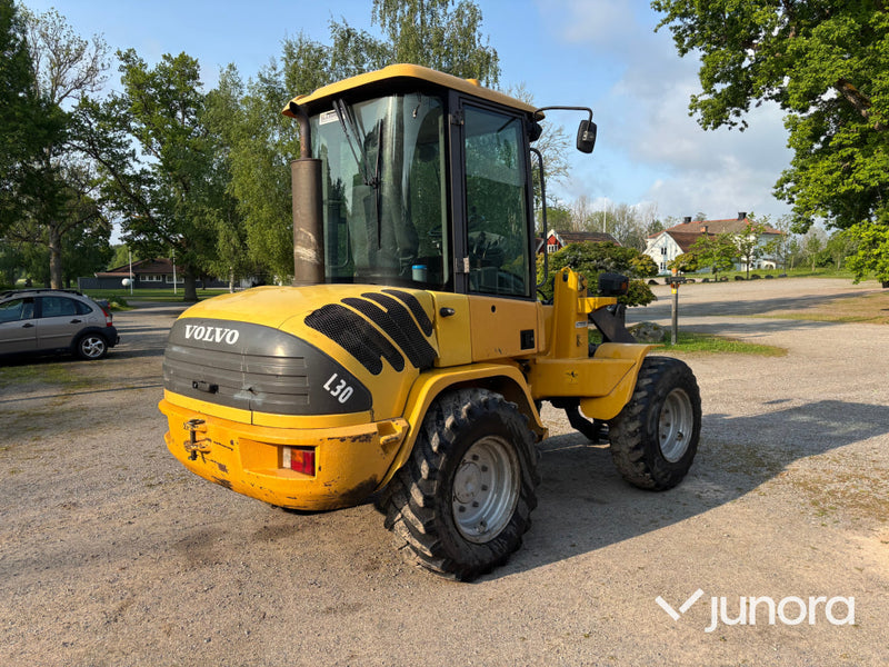 Hjullastare Volvo L30 med redskap