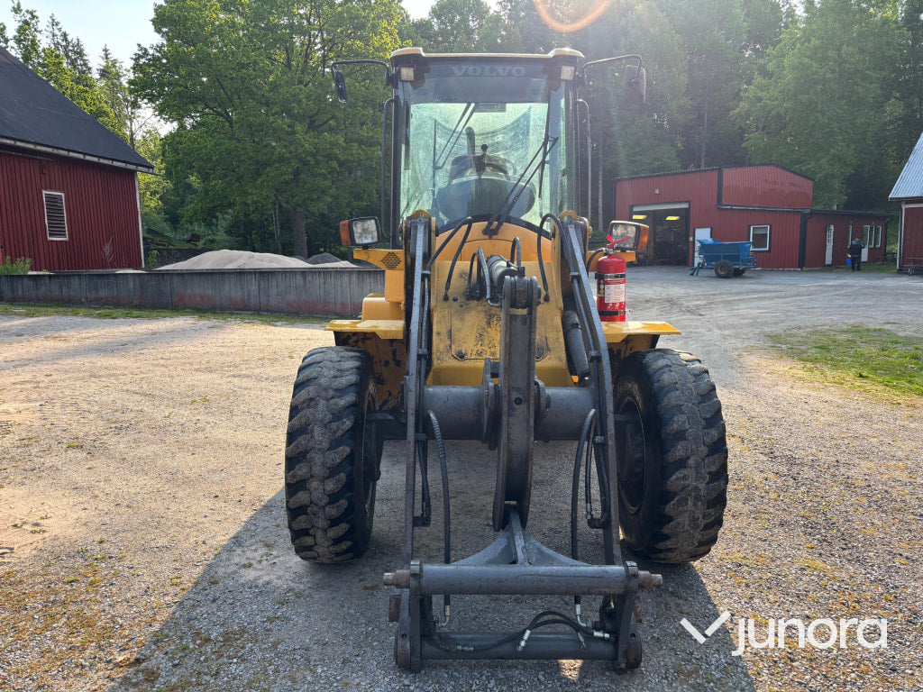 Hjullastare Volvo L30 med redskap