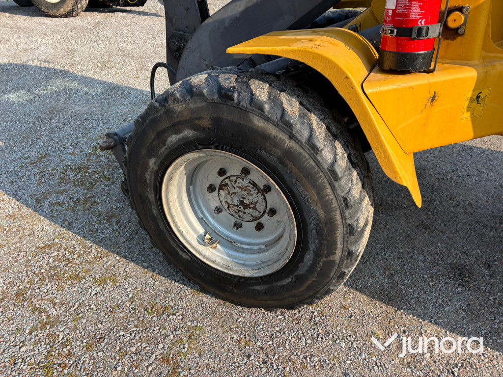 Hjullastare Volvo L30 med redskap