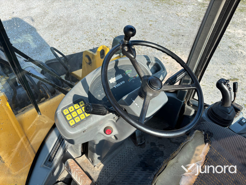 Hjullastare Volvo L30 med redskap