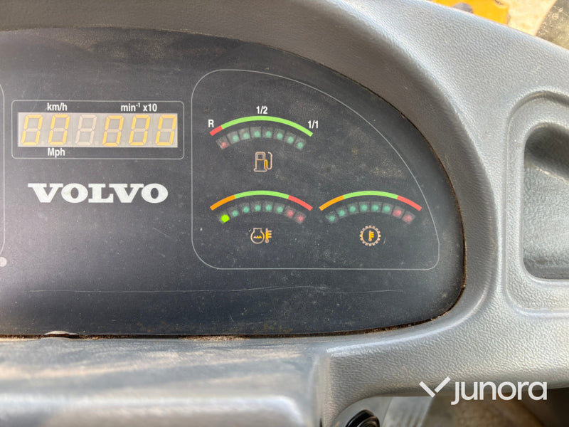 Hjullastare Volvo L30 med redskap