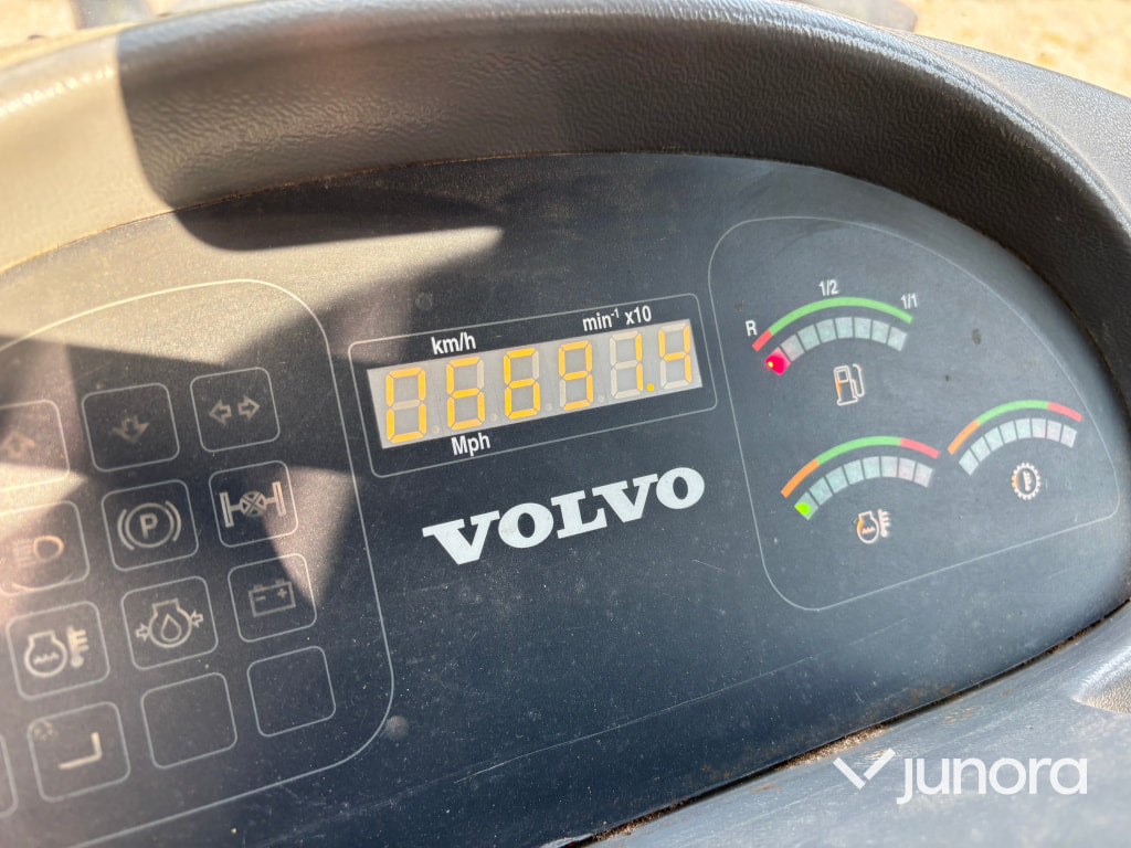 Hjullastare Volvo L30 med redskap