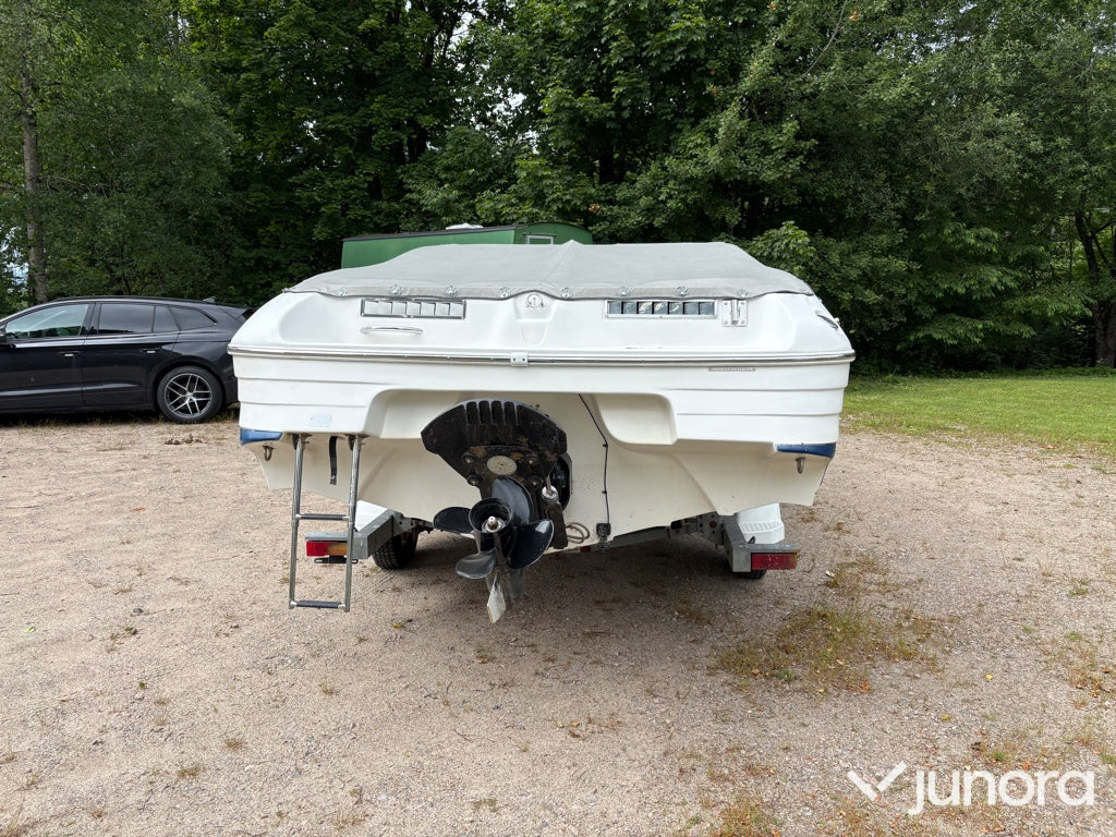 Mariah SX19 2004-Bowrider