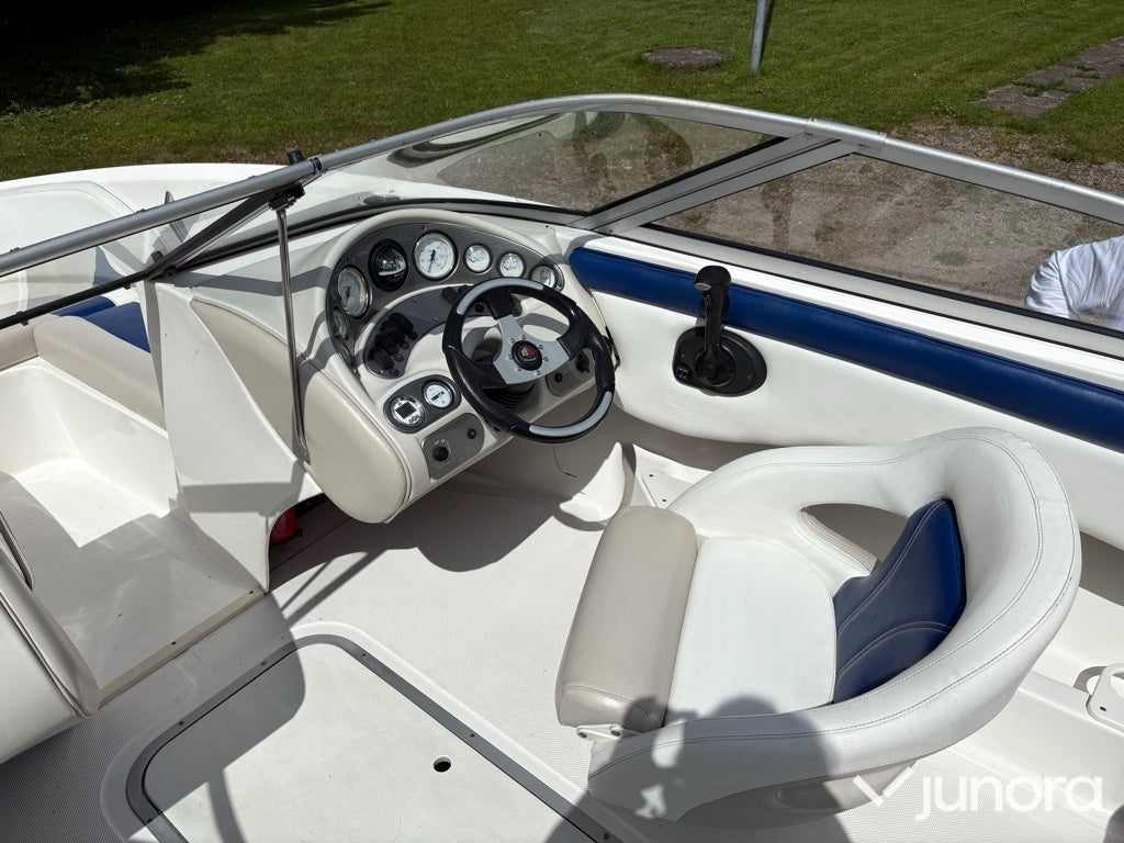 Mariah SX19 2004-Bowrider