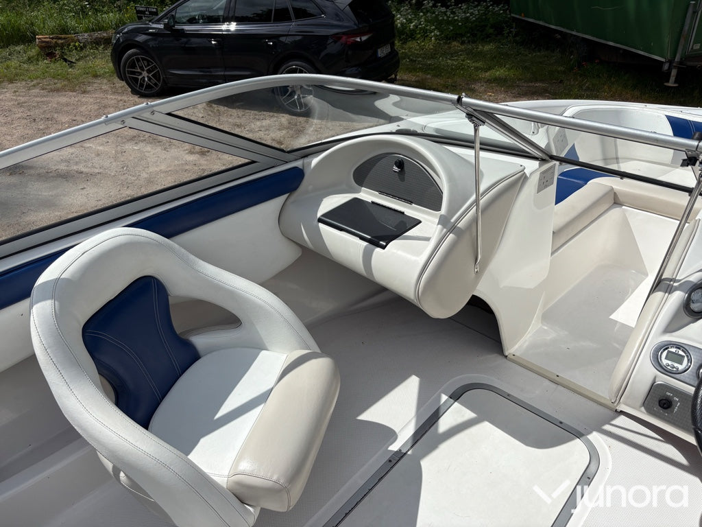 Mariah SX19 2004-Bowrider