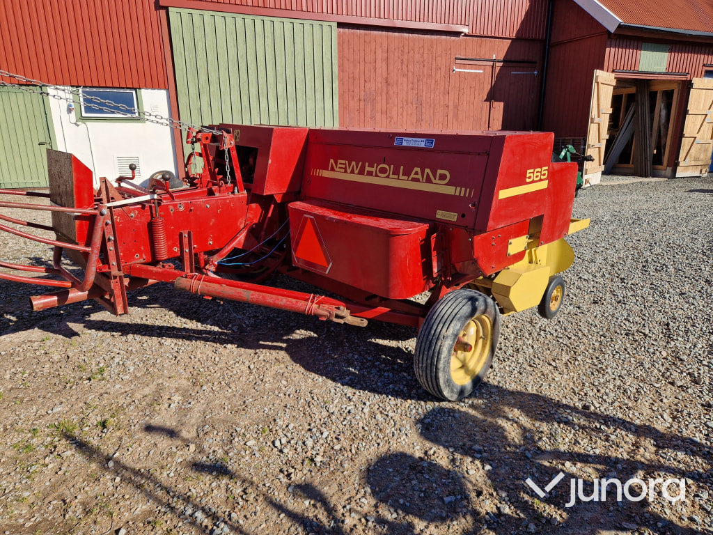 Hårdpress - New Holland, 565