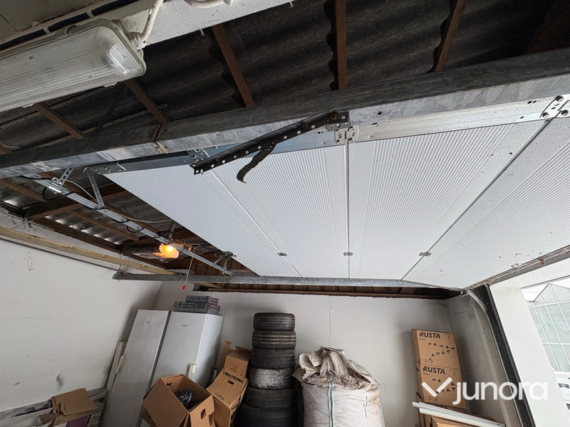 Takskjutport med motor - Crawford