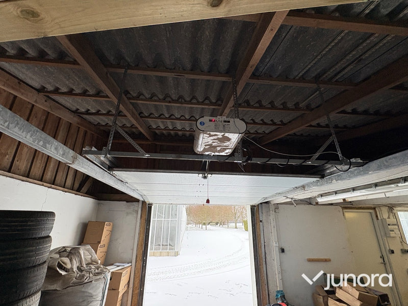 Takskjutport med motor - Crawford