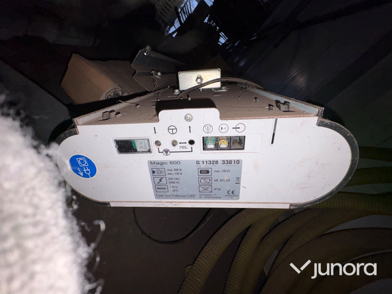 Takskjutport med motor - Crawford