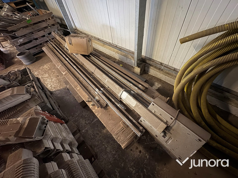 Takskjutport med motor - Crawford