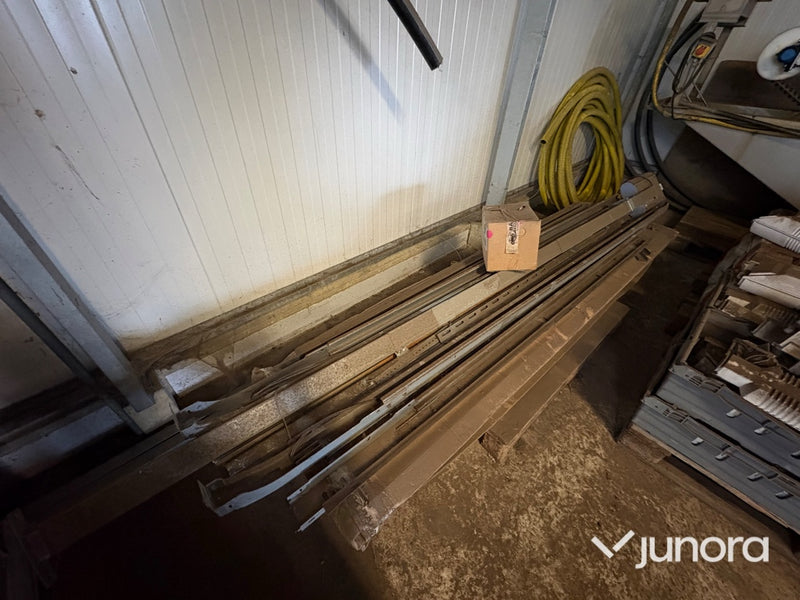 Takskjutport med motor - Crawford