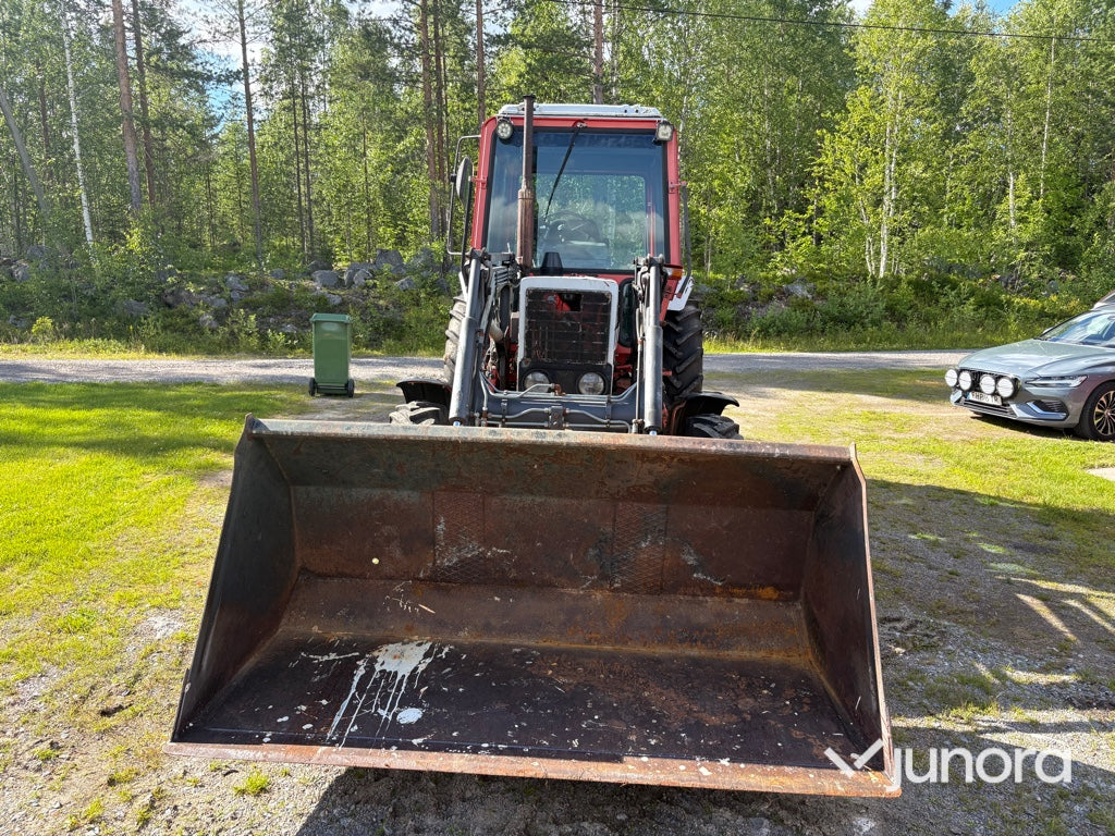 Traktor - BELARUS MTZ 562