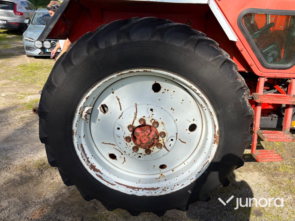 Traktor - BELARUS MTZ 562