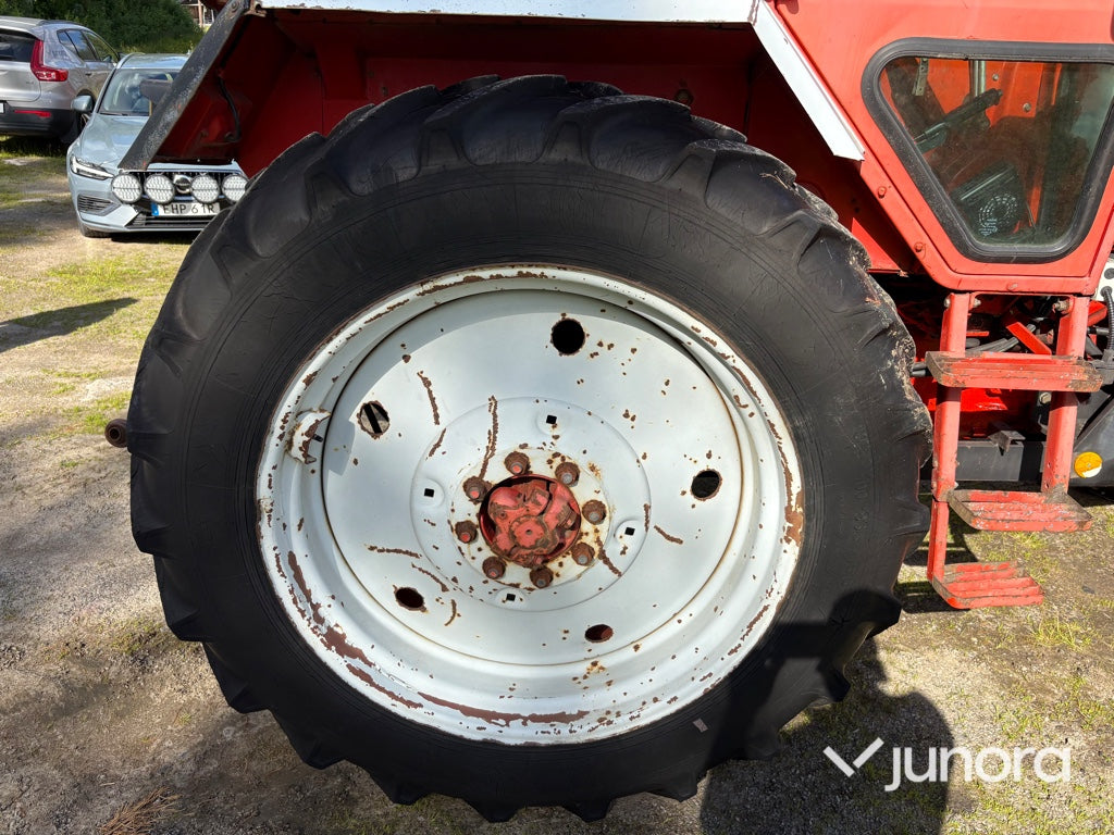 Traktor - BELARUS MTZ 562