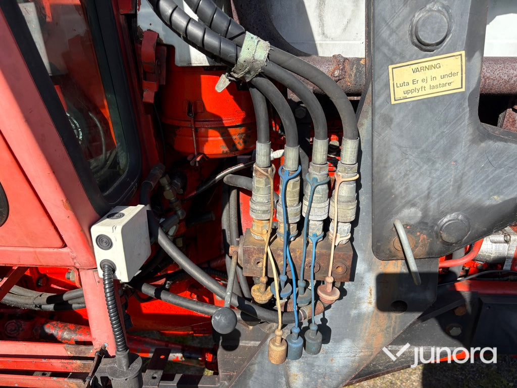 Traktor - BELARUS MTZ 562