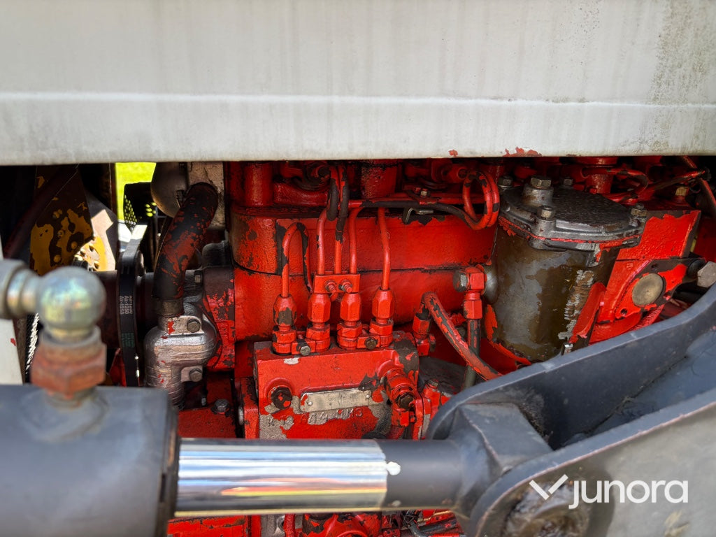 Traktor - BELARUS MTZ 562