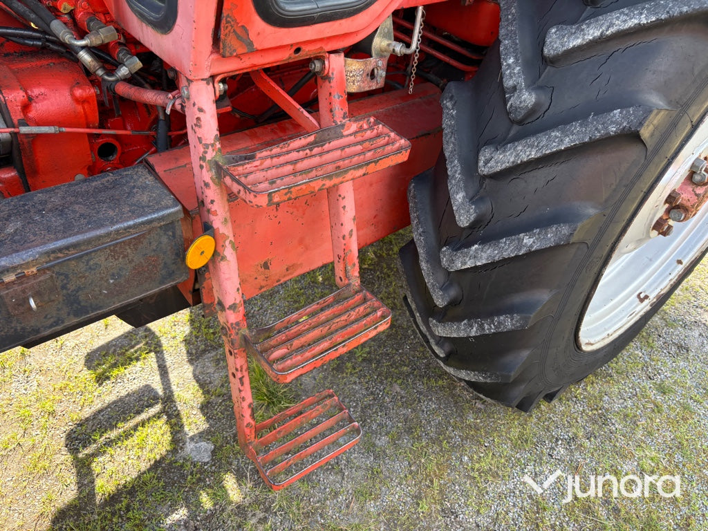 Traktor - BELARUS MTZ 562