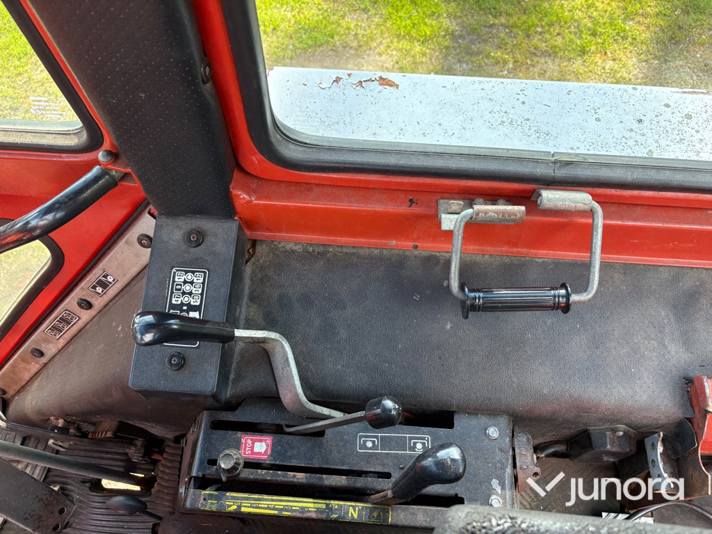 Traktor - BELARUS MTZ 562