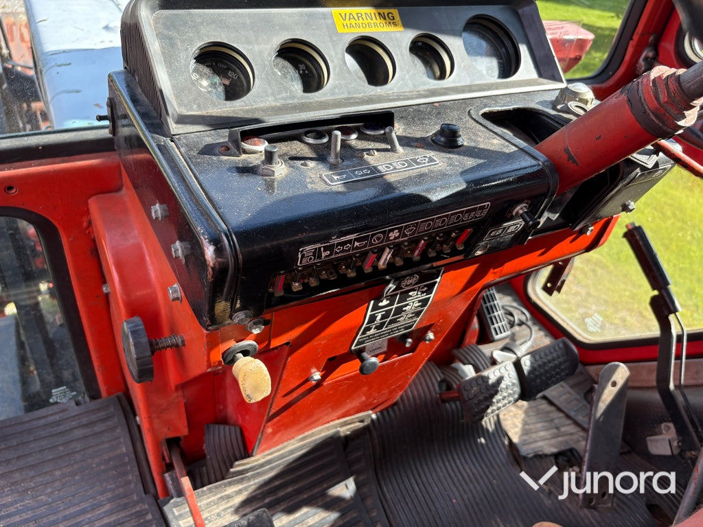 Traktor - BELARUS MTZ 562