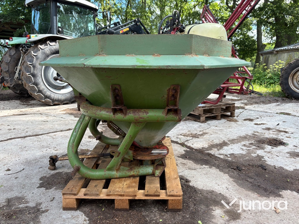 Gödningsspridare – Amazone 600 liter+