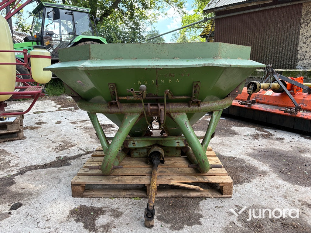 Gödningsspridare – Amazone 600 liter+
