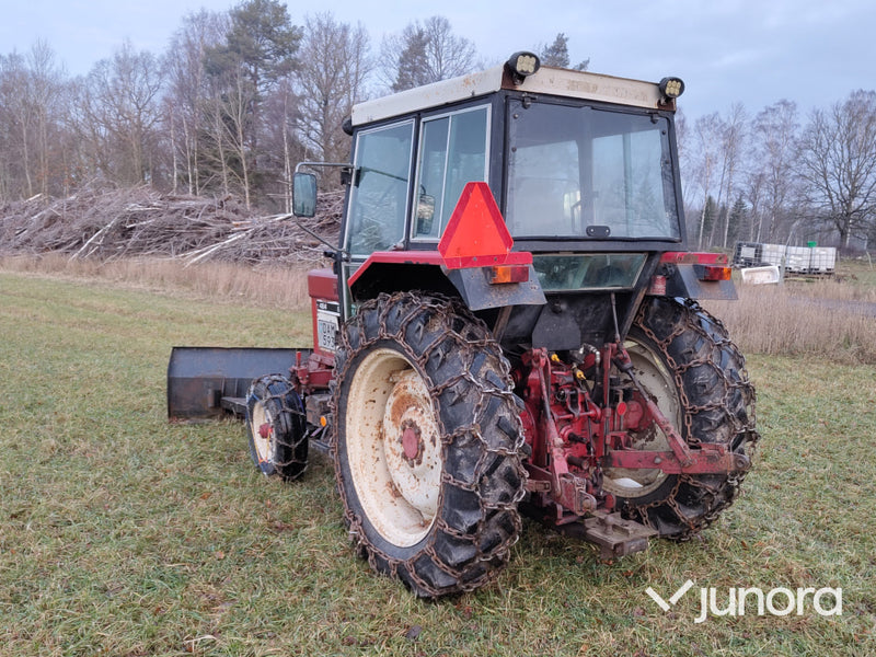 Traktor - International 484 STD