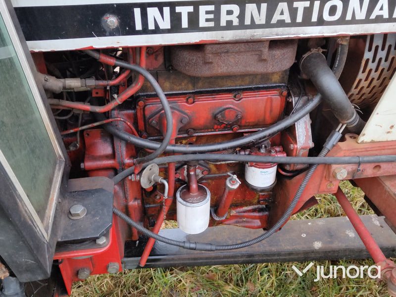 Traktor - International 484 STD