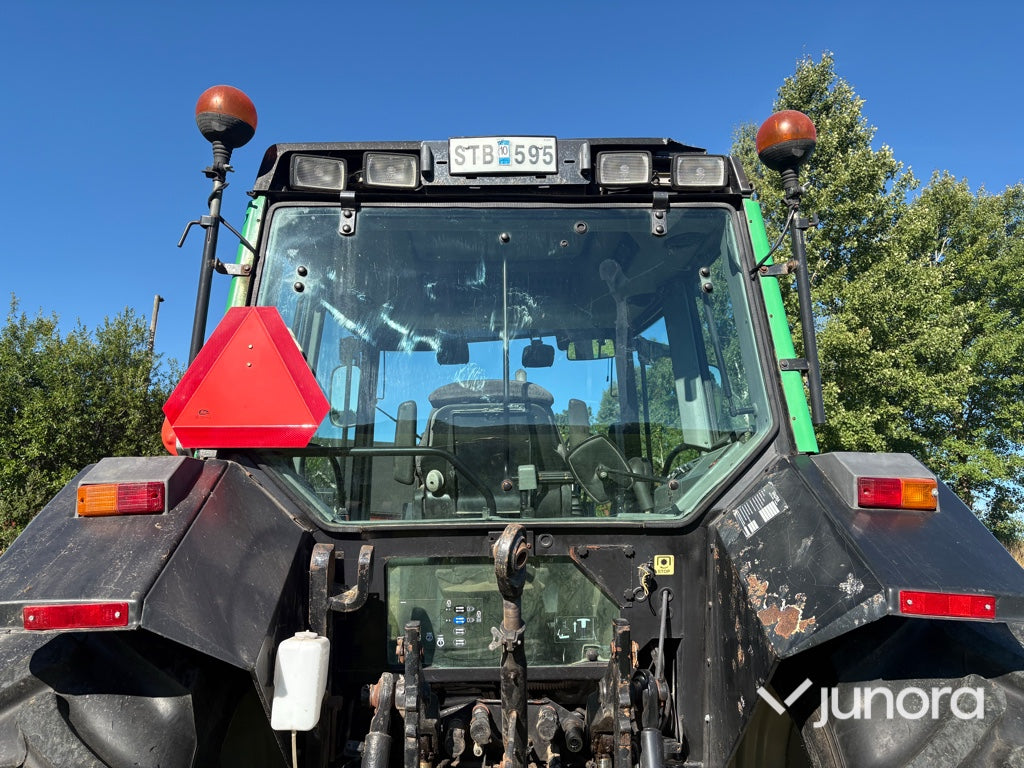 Traktor - Valtra X120, Med lastare, Midjestyrd