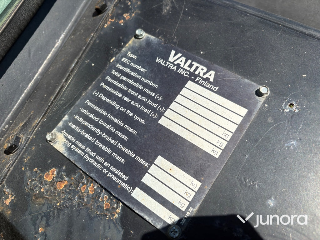 Traktor - Valtra X120, Med lastare, Midjestyrd
