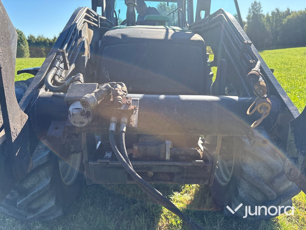 Traktor - Valtra X120, Med lastare, Midjestyrd