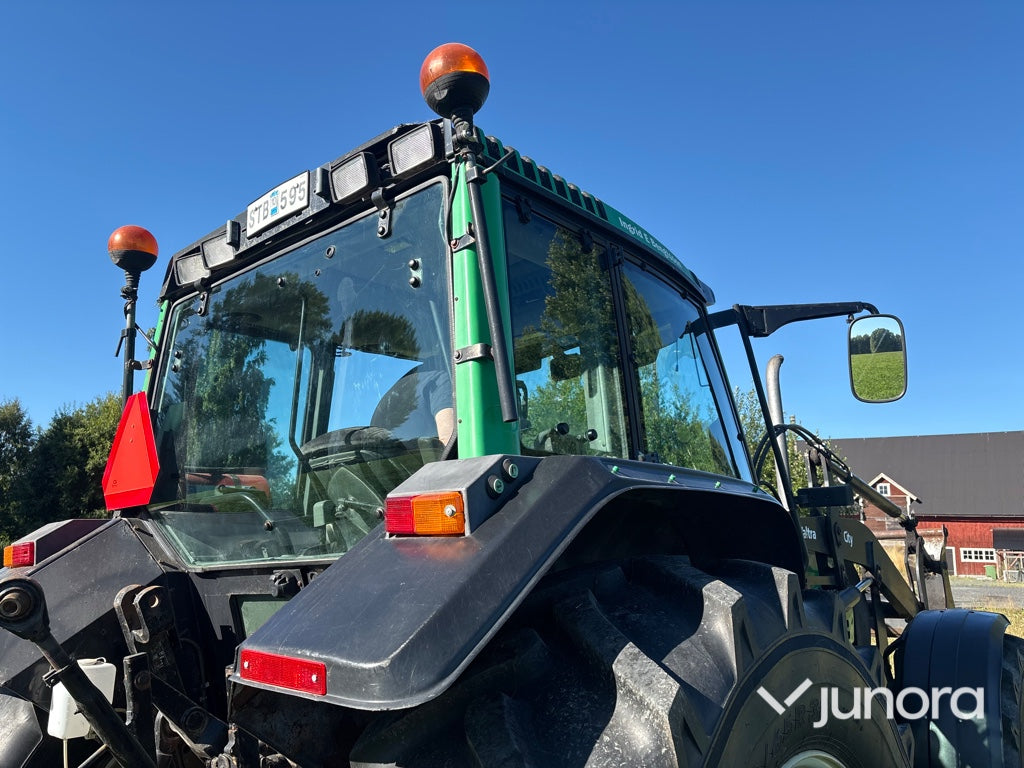 Traktor - Valtra X120, Med lastare, Midjestyrd