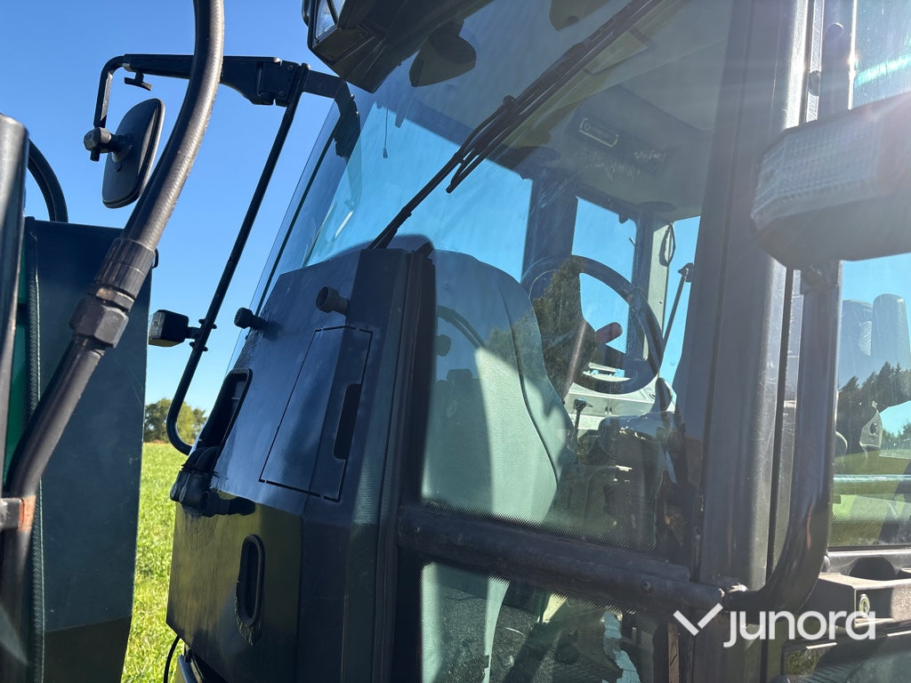 Traktor - Valtra X120, Med lastare, Midjestyrd