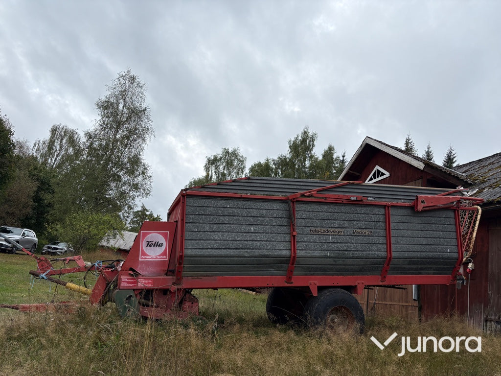 Självlastarvagn Fella Medor 28