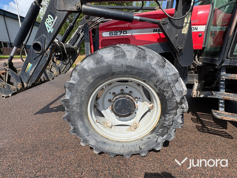 Massey Ferguson 6270 med Lastare