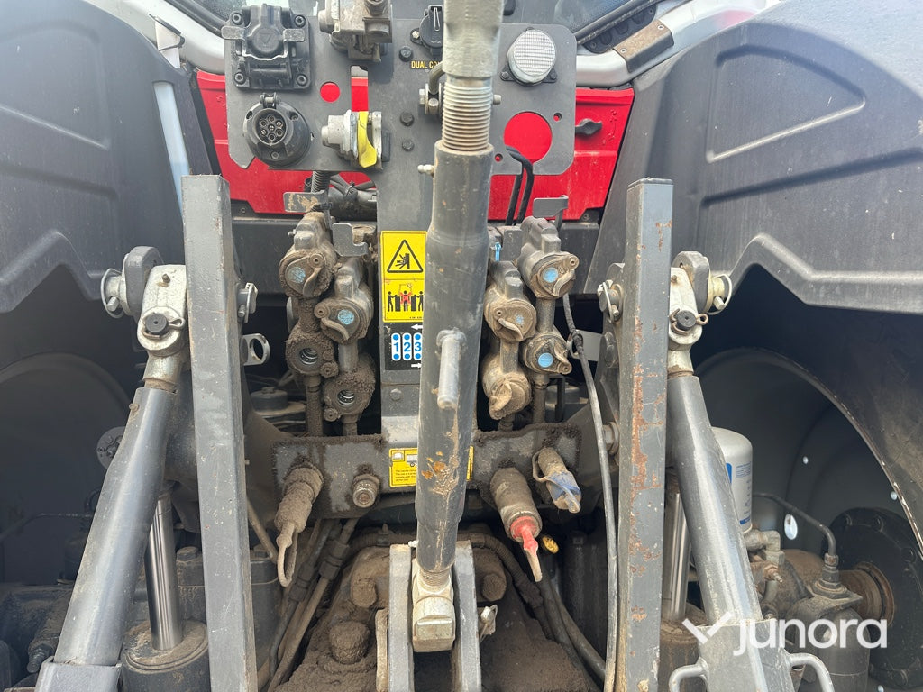 Traktor med fronlyft - Massey Ferguson, MF8S.265
