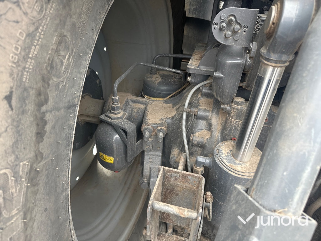 Traktor med fronlyft - Massey Ferguson, MF8S.265