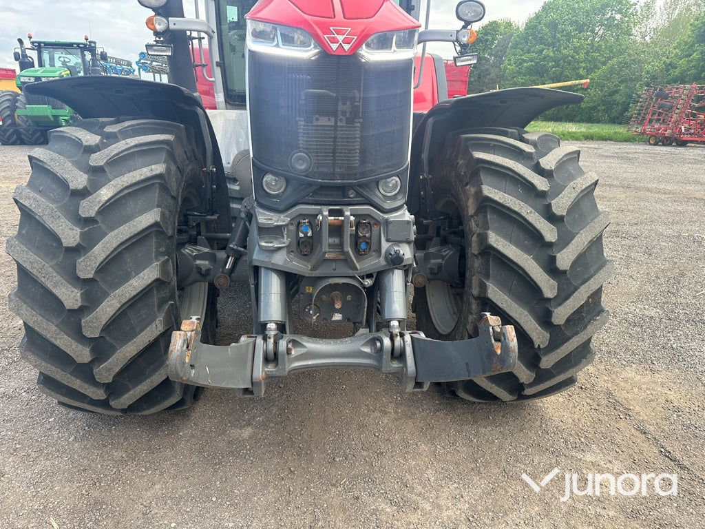 Traktor med fronlyft - Massey Ferguson, MF8S.265